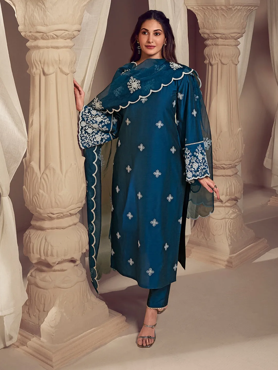 Amyra Dastur Women Teal Floral Embroidered Regular Thread Work Pure Silk Kurta with Trousers & With Dupatta