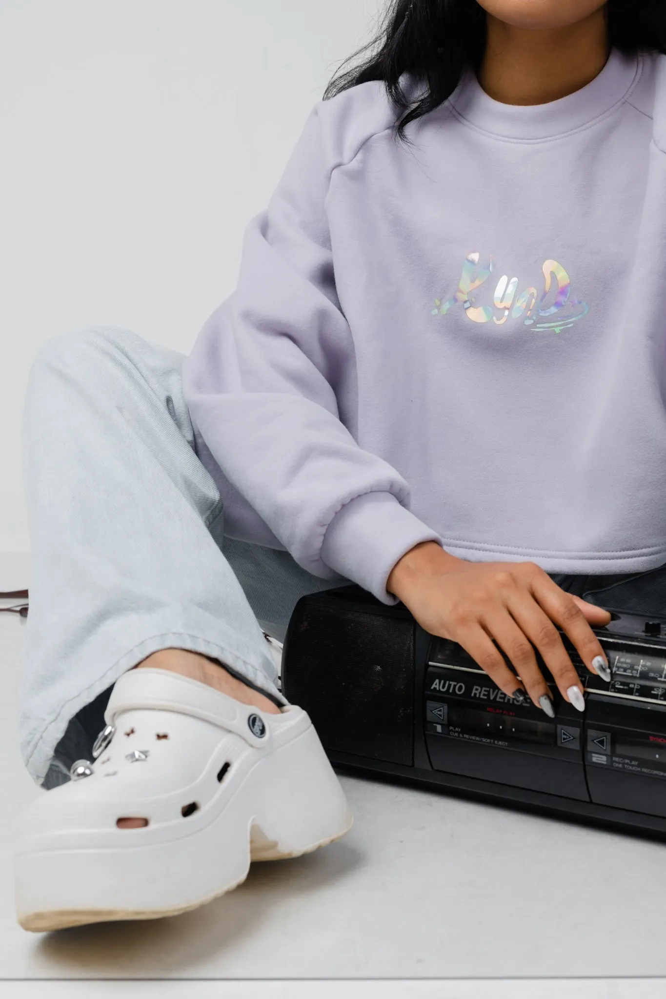 Kynd Holo Classic Crop Sweatshirt