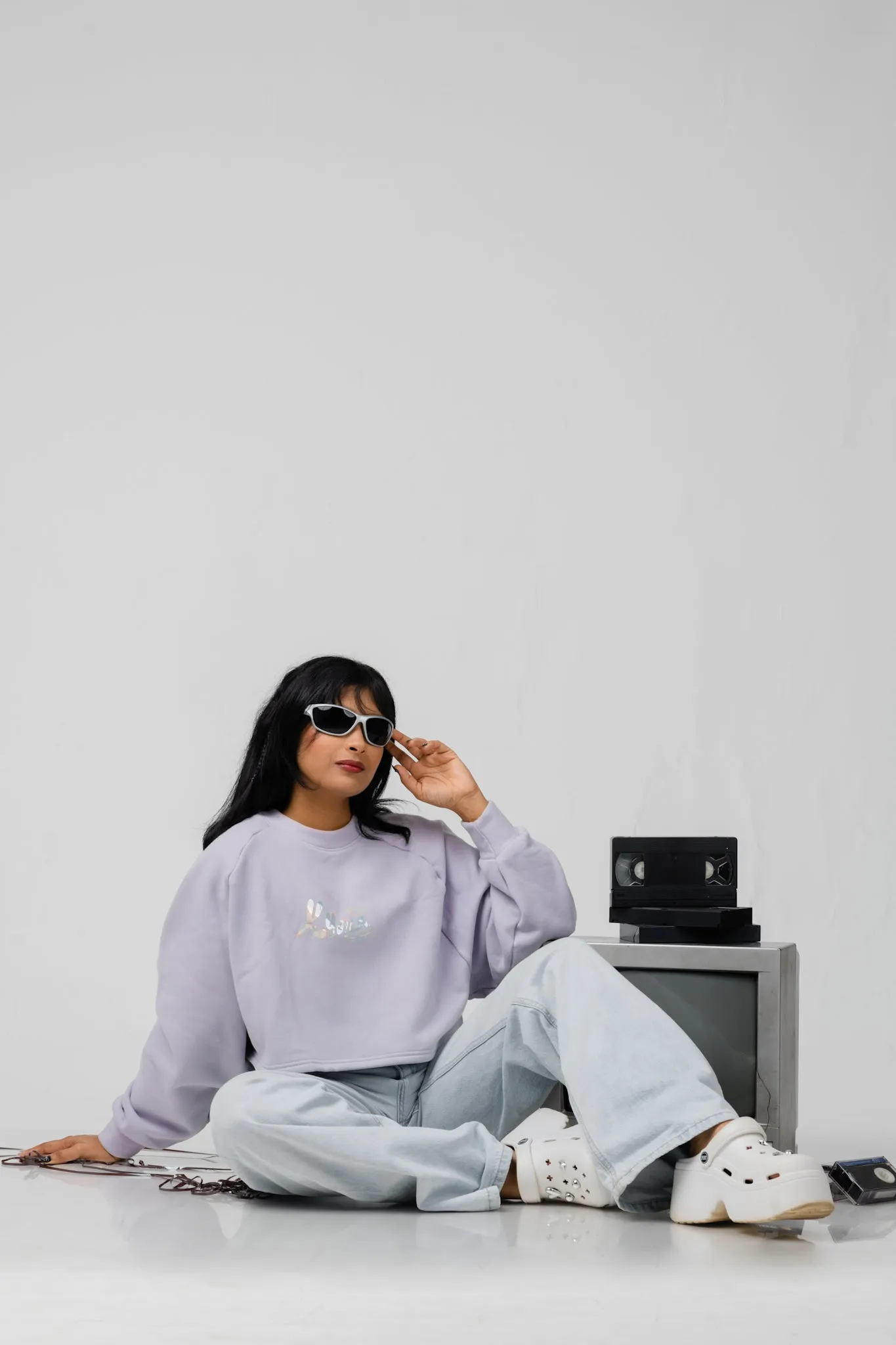 Kynd Holo Classic Crop Sweatshirt