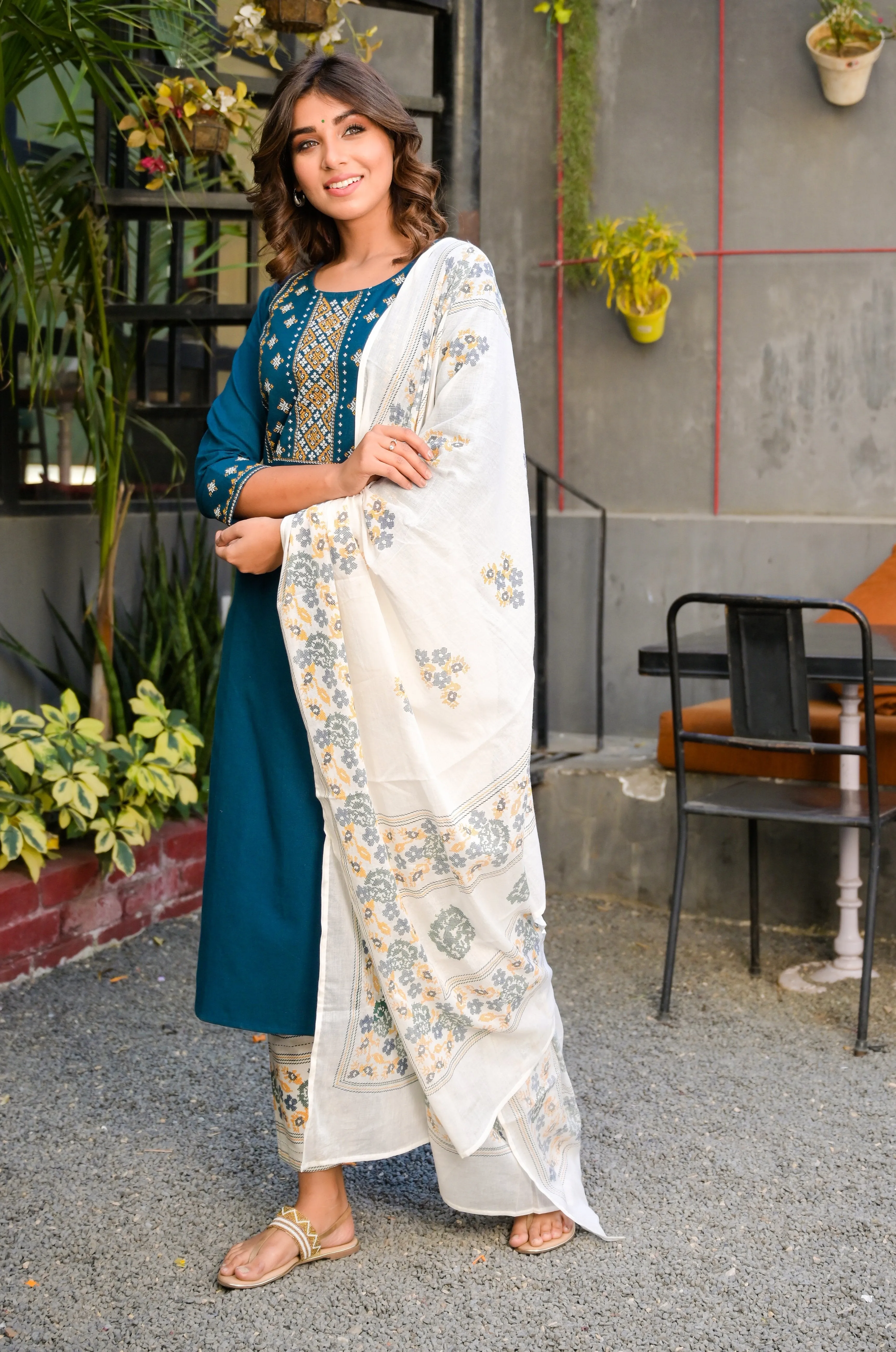 Women Teal Blue And White Printed Dupatta Set