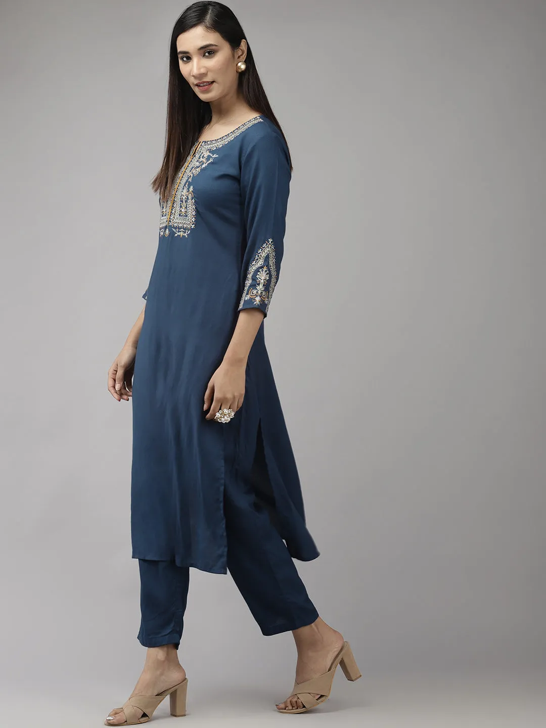 Women Teal Blue Yoke Design Thread Work Kurta With Palazzo